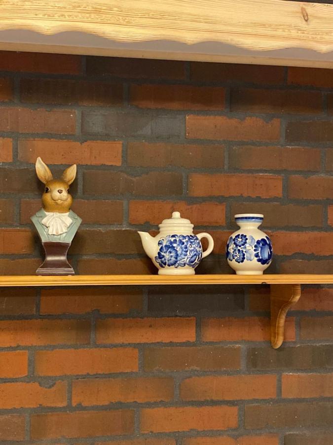 Apartament W Xix-Wiecznym Spichlerzu Nad Jeziorem Z Dostepem Do Parku I Widokiem Na Dworek Modrzewiowy Z 1823 Roku Szteklin Exteriör bild